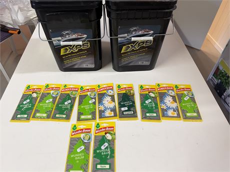 LOT 928 - 2 XPS vaske- og pleiesett med 11 Wunder-Baum