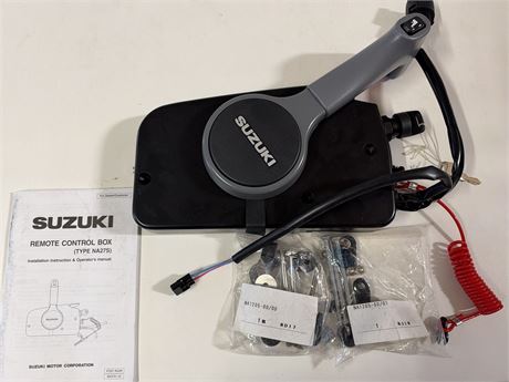 LOT 1005 - Suzuki NA27S kontrollboks med nøkkel og dødmannssnor
