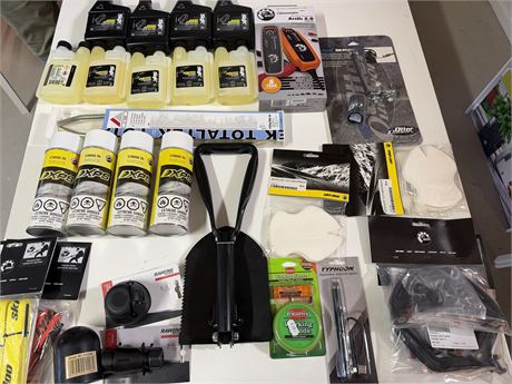 LOT 909 - Vareparti med batterilader, kjemi og diverse tilbehør