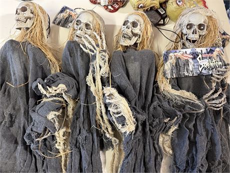 Lot 419 Diverse parti med halloween pynt